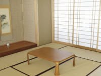 掛け軸の取り扱い方法は？掛け軸の正しいお手入れ・保管方法