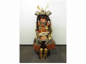 鎧兜　本小礼大鎧緋縅