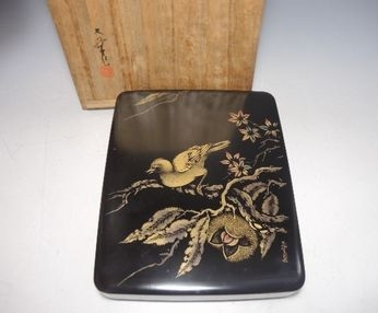 買取りの前大峰の黒塗硯箱『彫金栗ニ樫鳥之図』