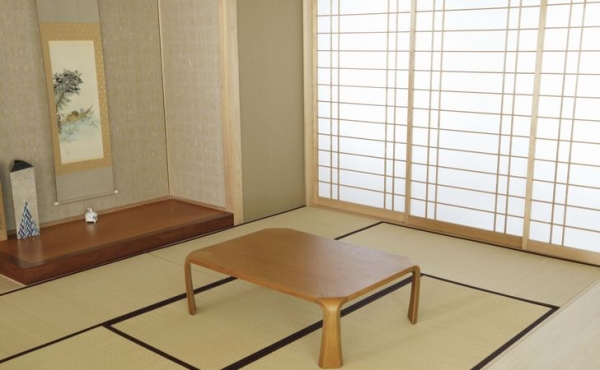 掛け軸の取り扱い方法は？掛け軸の正しいお手入れ・保管方法