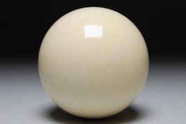 象牙のビリヤードボール