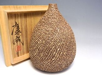 人間国宝 松井康成作 練上嘯裂文小壷 笠間焼