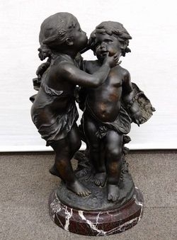 オーギュスト・モロー 少年と少女のブロンズ像